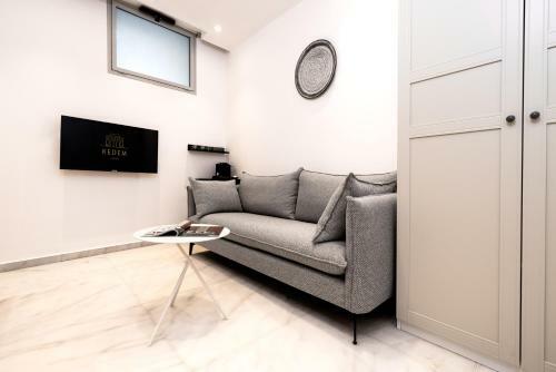 Kedem Underground - By Beach Apartments Tlv
