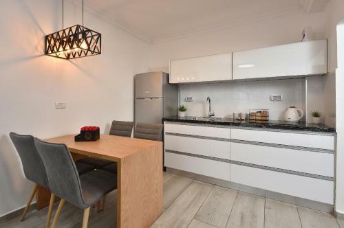 All New Holiday Apartment