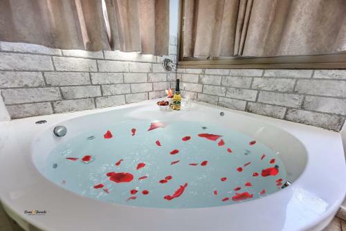 Hotel Nofim Suites