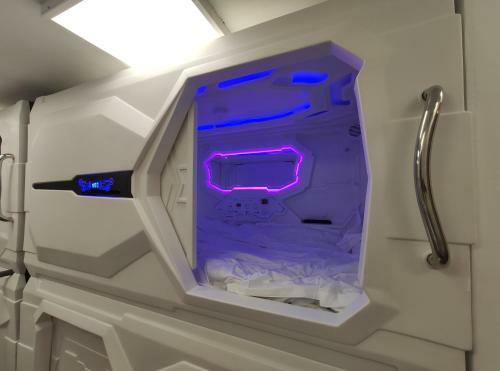 Albergue Capsule Space-x