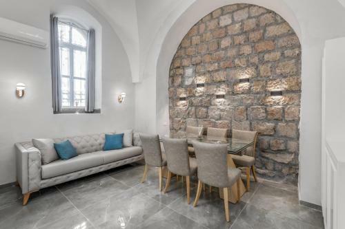 Magical Apartments, In Front To Mamilla Mall