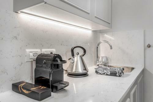 Magical Apartments, In Front To Mamilla Mall