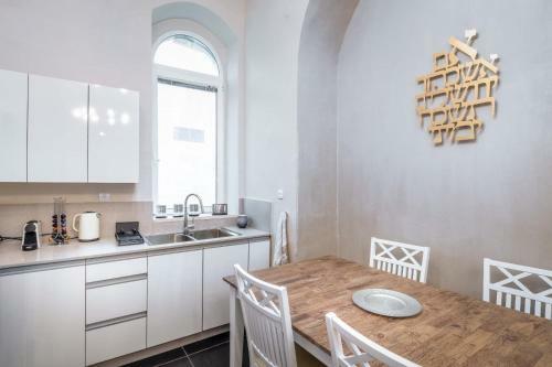 Magical Apartments, In Front To Mamilla Mall