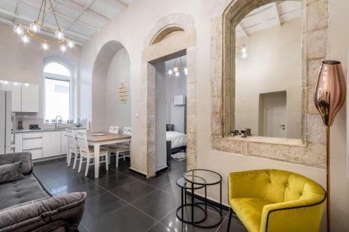 Magical Apartments, In Front To Mamilla Mall