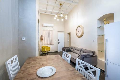 Magical Apartments, In Front To Mamilla Mall