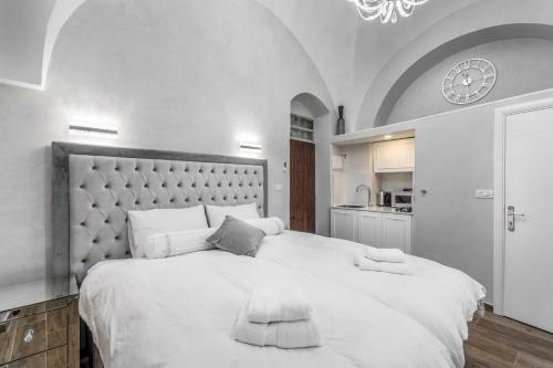 Magical Apartments, In Front To Mamilla Mall