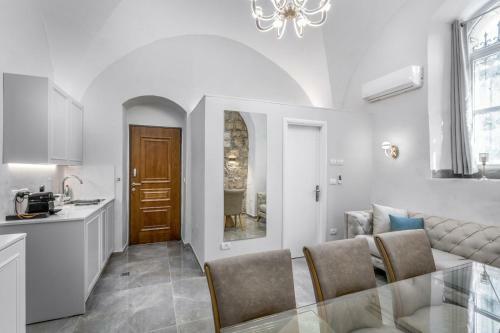 Magical Apartments, In Front To Mamilla Mall