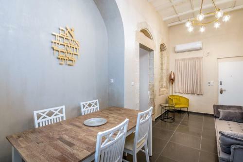 Magical Apartments, In Front To Mamilla Mall