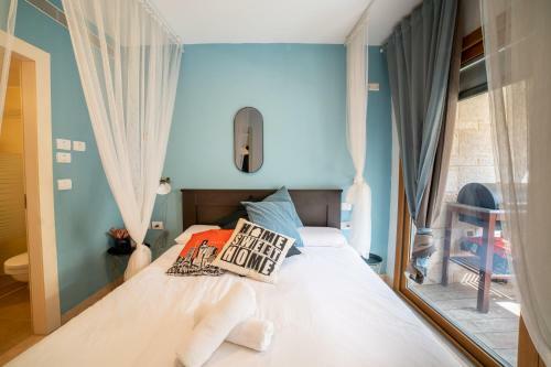 Art Apartment In King David Residence