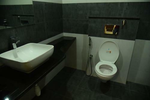 Hotel Savera Palace