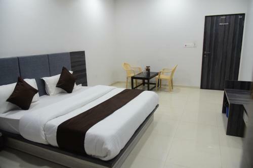 Hotel Savera Palace