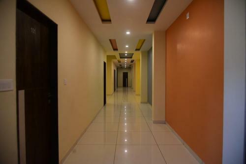 Hotel Savera Palace