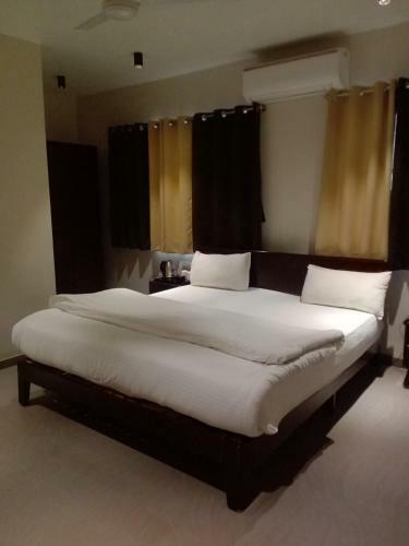 Hotel Marigold Mount Abu With Swimming Pool