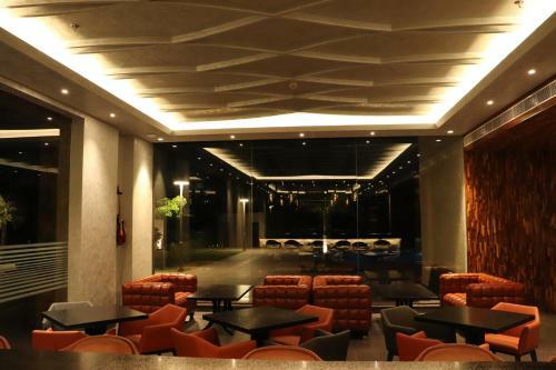 Hillcrest Hotel & Resort