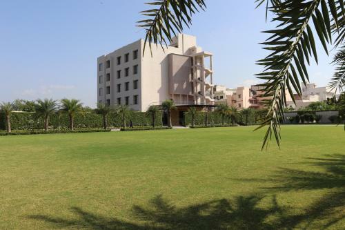 Hillcrest Hotel & Resort