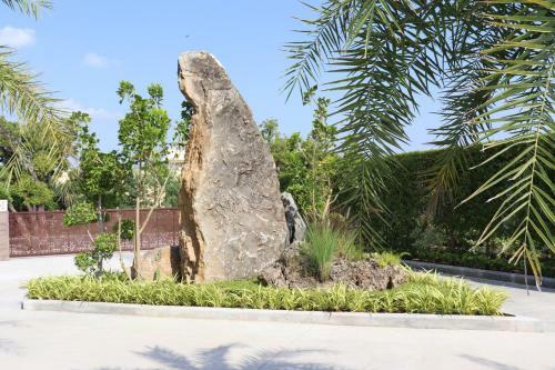 Hillcrest Hotel & Resort