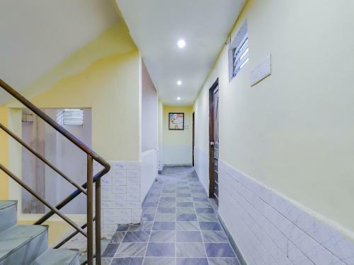 Oyo 35450 Bombay Central Hotel