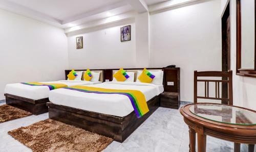 Hotel Oyo 42691 Rhythm Residency