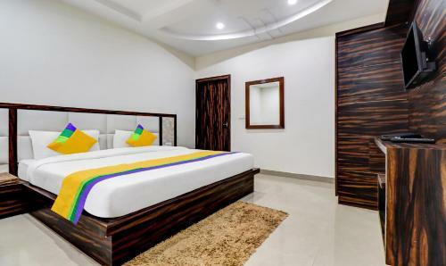 Hotel Oyo 42691 Rhythm Residency