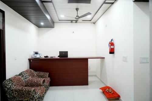 Oyo 79012 Hotel Rm Plaza
