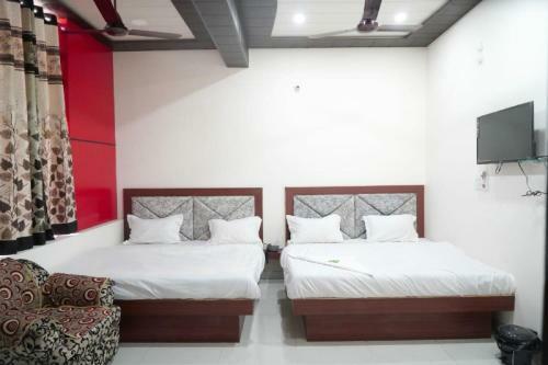 Oyo 79012 Hotel Rm Plaza