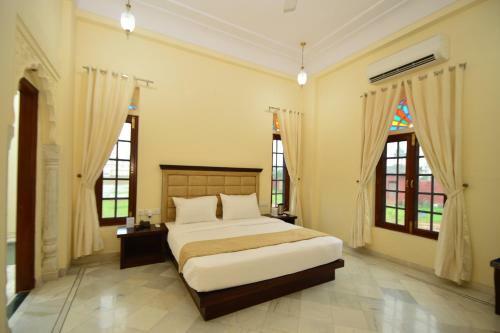 Hotel Aaram Baagh Agra By Pachar Group