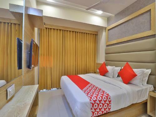 Hotel Acme By Sky Stays