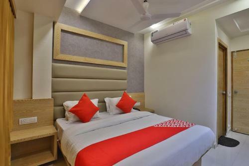 Hotel Acme By Sky Stays