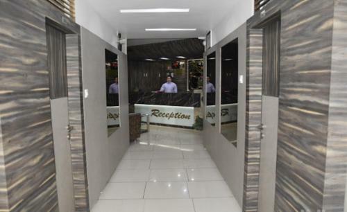 Midtown Hotel