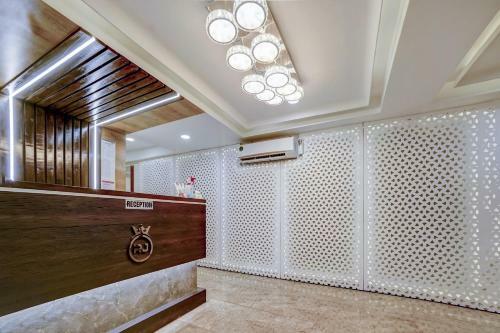 Oyo 67711 Hotel Rj Residency