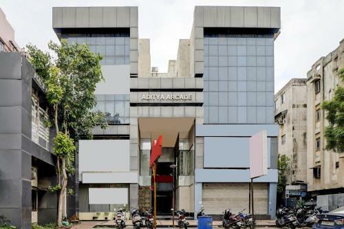 Oyo 67711 Hotel Rj Residency
