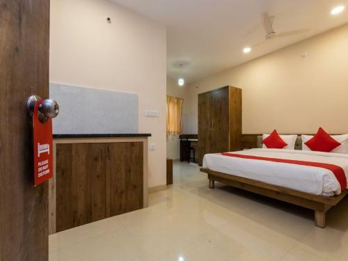 Oyo 75892 Hotel Krishna Palace