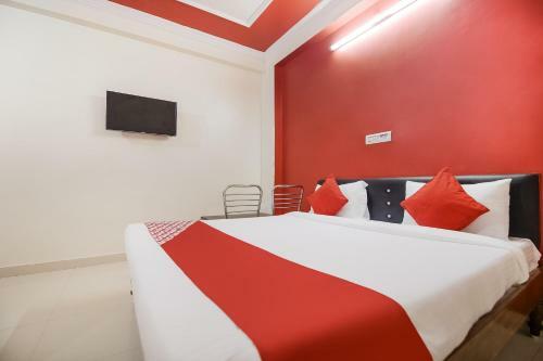 Hotel Oyo 46533 Ravi Palace