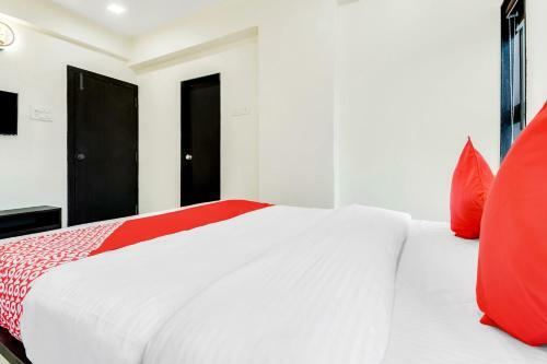 Oyo 60752 V&s Hotel