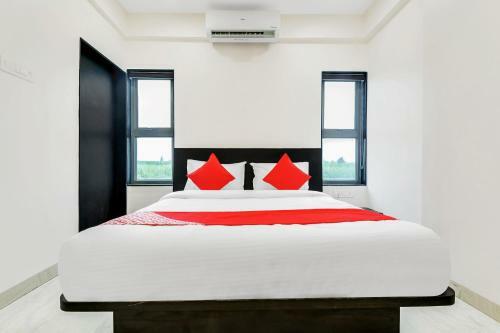 Oyo 60752 V&s Hotel