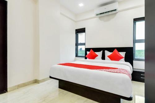 Oyo 60752 V&s Hotel