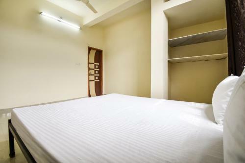 Hotel Spot On 48538 J S Hostel
