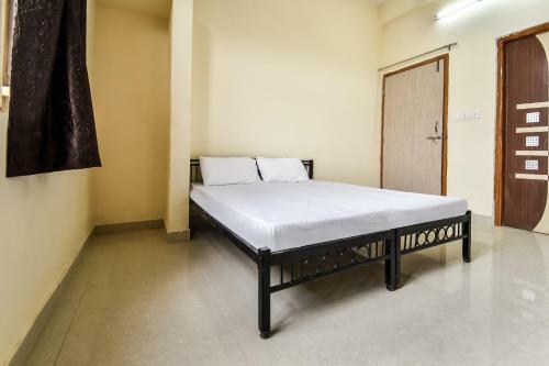 Hotel Spot On 48538 J S Hostel