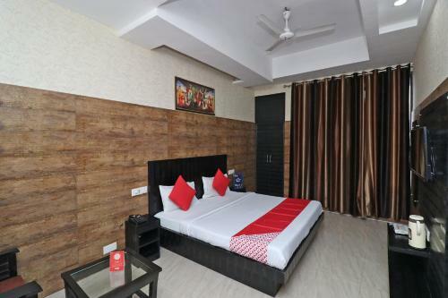 Oyo 8616 Hotel Inderlok