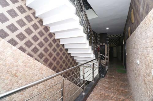 Oyo 8616 Hotel Inderlok