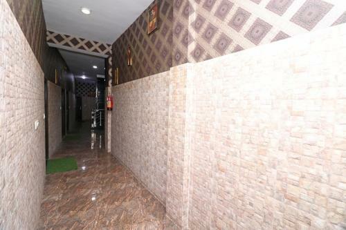 Oyo 8616 Hotel Inderlok