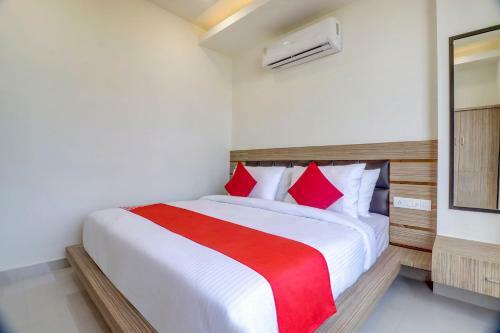 Oyo 47017 Hotel Hallmark