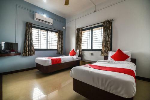 Oyo 61080 Hotel Shree Gurunanak Lodge