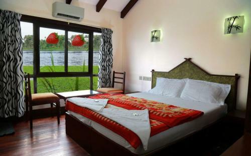 Hotel Alleppey Backwater Cruise