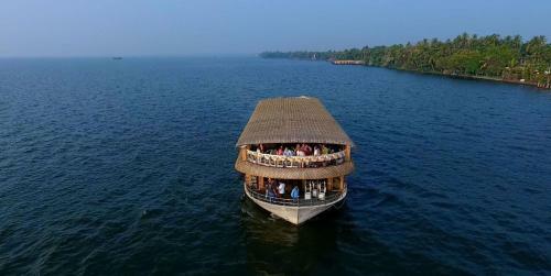 Hotel Alleppey Backwater Cruise