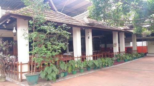 Hotel Gowri Heritage Resorts