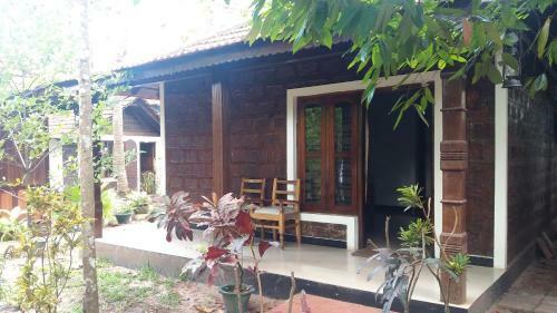 Hotel Gowri Heritage Resorts