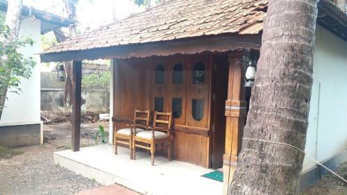 Hotel Gowri Heritage Resorts