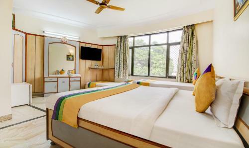 Hotel Treebo Trip Alpha Inn Golden Temple