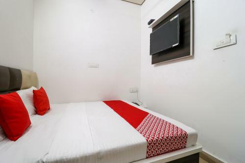 Hotel Oyo 48299 Rd Residency